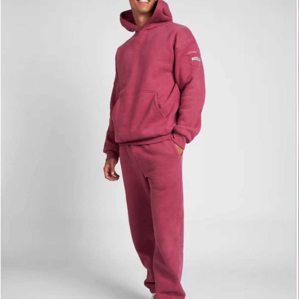 Travel Essentials Sweatpants Limited Edition Berry Size Medium *NEVER WORN* - Picture 2 of 6